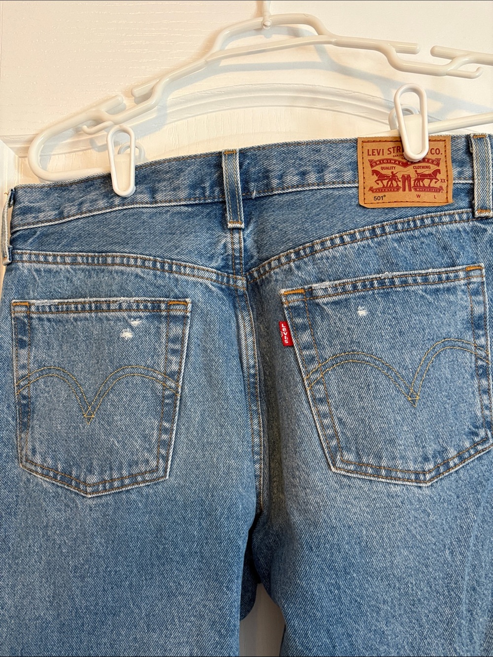 Levi's Women's Straight Ripped Blue Denim Jeans - Picture 3 of 6